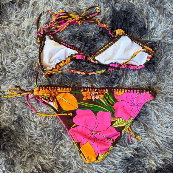 Billabong Bikini - Picture 3 of 3